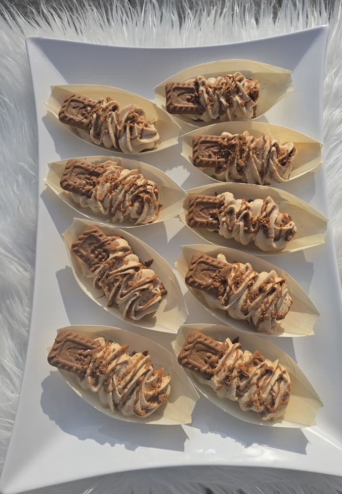 Hadis Törtchen mit Lotus-Mascarpone-Sahne-Creme