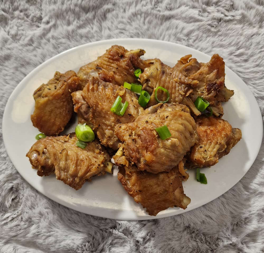 Gebratener Putenschenkel mit Reis und Kochbanane