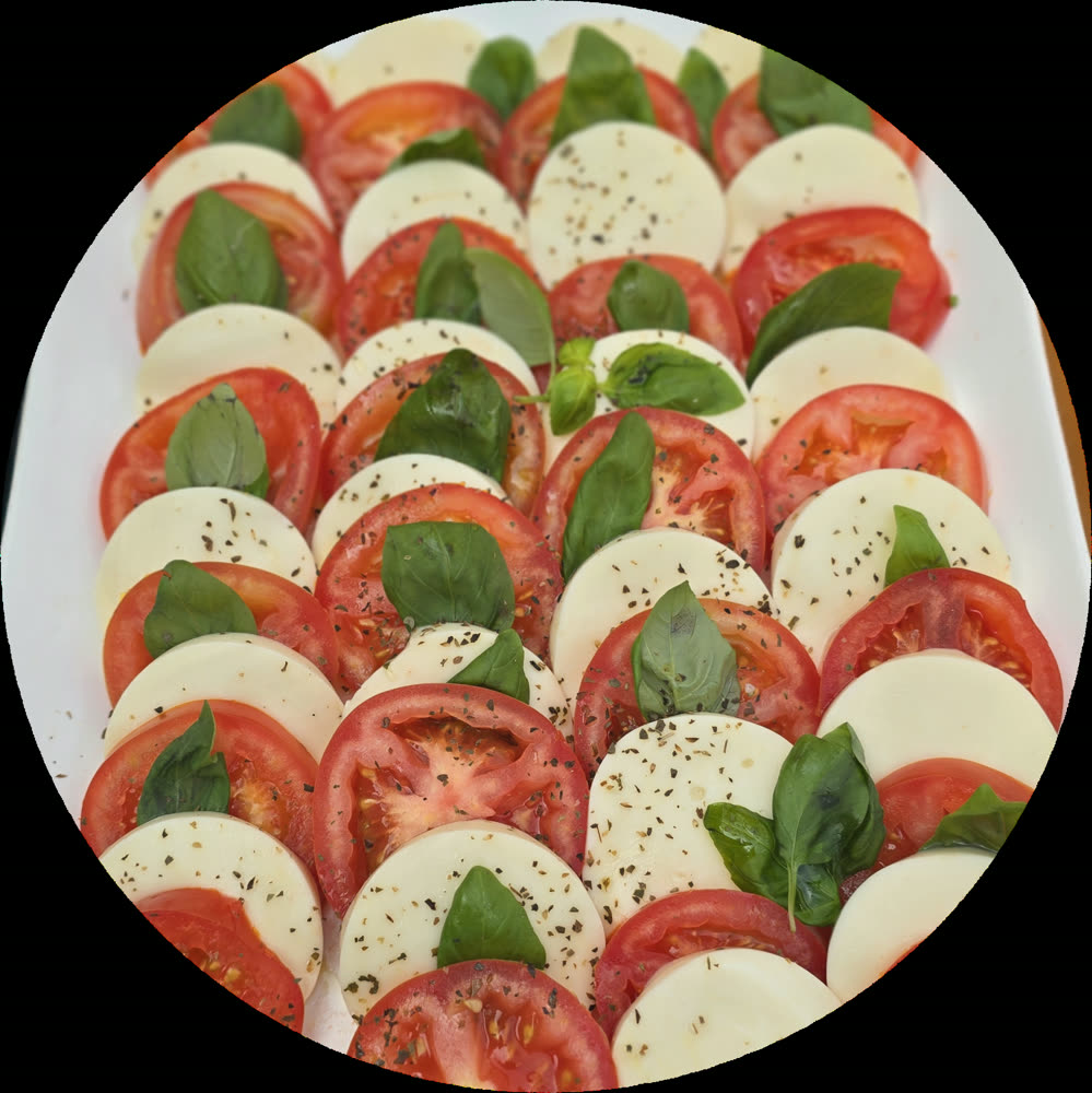 Tomaten-Mozzarella-Salat mit Basilikum